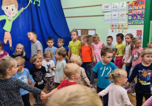 Dzieci podczas zabawy w dniu przedszkolaka
