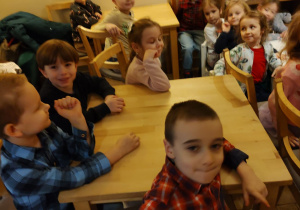 Dzieci w Baśniowej Kawiarence