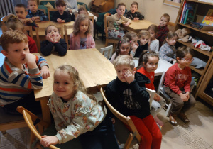 Dzieci w Baśniowej Kawiarence