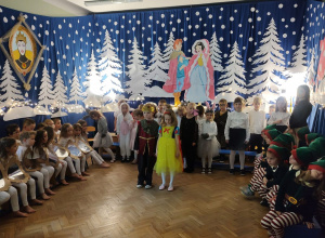 Dzieci podczas występów dla rodziców