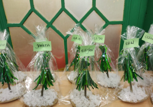 Choinki wykonane przez dzieci