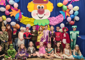 Dzieci z grupy III Jagody podczas balu karnawałowego